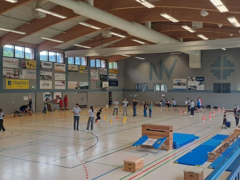 Sommer-Winter-Olympiade in der Gemeindehalle